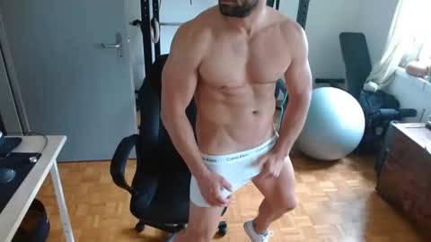 Snapshot of _misterniceguy chatting on 05.06.26 BENJI online show from 05.06.26