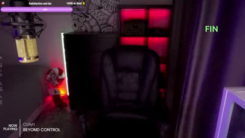 Snapshot of _mistress__ chatting on 12.15.24 Mistress Milana online show from 12.15.24