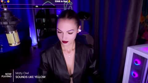 Snapshot of _mistress__ chatting on 10.17.25 Mistress Milana online show from 10.17.25