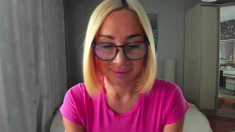 alienmito online show from 11.04.25