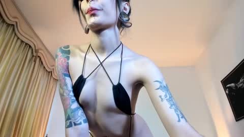 Snapshot of _mizuki chatting on 02.19.25 mizuki online show from 02.19.25