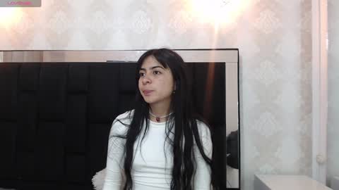 Snapshot of _mollyy chatting on 01.21.25 Molly online show from 01.21.25