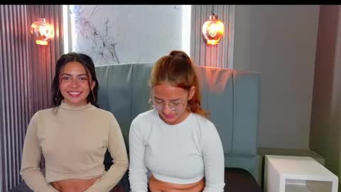 Snapshot of _mollyy chatting on 11.24.25 Molly online show from 11.24.25