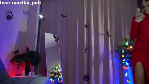 Snapshot of _moriko_ chatting on 10.31.25 Moriko online show from 10.31.25