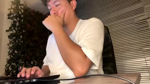 Snapshot of _mr_panda_ chatting on 12.05.24 Panda  online show from 12.05.24