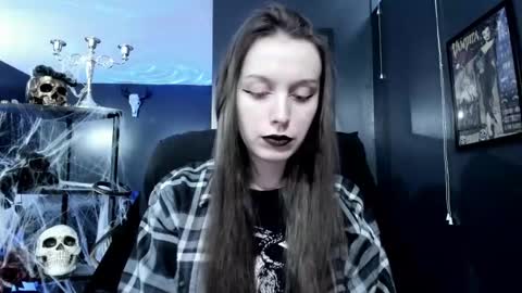 Snapshot of _naamah chatting on 12.16.24 _naamah online show from 12.16.24