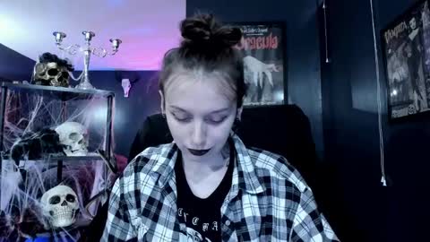 Snapshot of _naamah chatting on 12.17.24 _naamah online show from 12.17.24