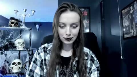 Snapshot of _naamah chatting on 12.18.24 _naamah online show from 12.18.24
