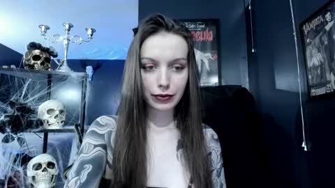 Snapshot of _naamah chatting on 12.23.24 _naamah online show from 12.23.24