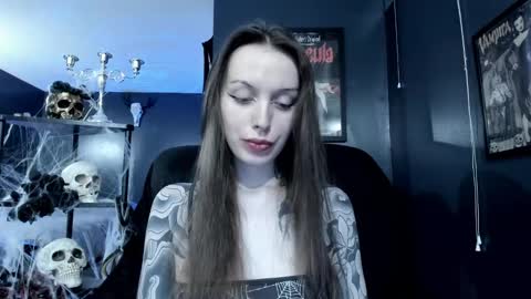 Snapshot of _naamah chatting on 01.16.25 _naamah online show from 01.16.25