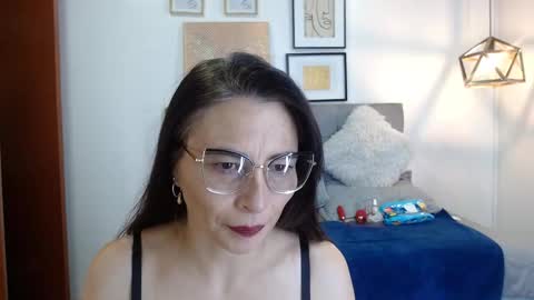 _naomi_s online show from 09.18.25