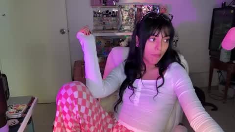 Snapshot of _nathaila_ chatting on 10.07.25 _nathaila_ online show from 10.07.25