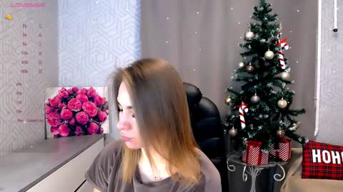Snapshot of _naughty_megan_ chatting on 12.30.24 Megan online show from 12.30.24