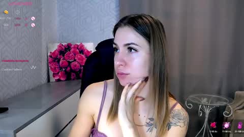 Snapshot of _naughty_megan_ chatting on 02.13.25 Megan online show from 02.13.25