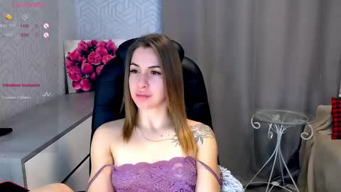 Snapshot of _naughty_megan_ chatting on 02.13.25 Megan online show from 02.13.25