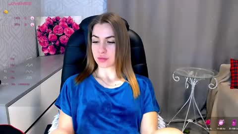 Snapshot of _naughty_megan_ chatting on 02.17.25 Megan online show from 02.17.25