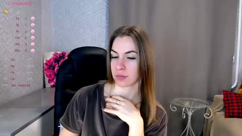 Snapshot of _naughty_megan_ chatting on 02.19.25 Megan online show from 02.19.25
