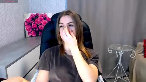 Snapshot of _naughty_megan_ chatting on 02.19.25 Megan online show from 02.19.25