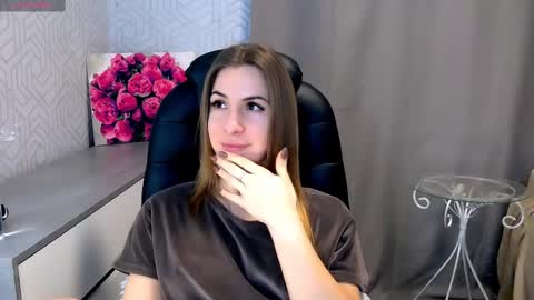 Snapshot of _naughty_megan_ chatting on 02.20.25 Megan online show from 02.20.25