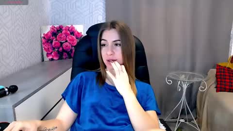 Snapshot of _naughty_megan_ chatting on 03.07.25 Megan online show from 03.07.25