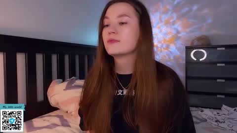 Mia with a big heart  online show from 09.11.25