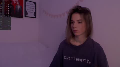 Snapshot of _ni_kiss chatting on 12.17.24 Nika online show from 12.17.24