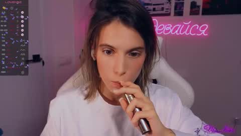 Snapshot of _ni_kiss chatting on 09.24.25 Nika online show from 09.24.25