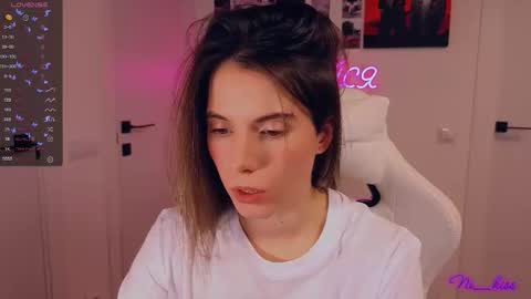 Snapshot of _ni_kiss chatting on 11.23.25 Nika online show from 11.23.25