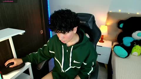 Snapshot of _nickconnor1 chatting on 12.03.24 Nicolas online show from 12.03.24