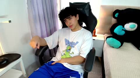 Snapshot of _nickconnor1 chatting on 12.07.24 Nicolas online show from 12.07.24
