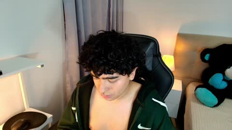 Snapshot of _nickconnor1 chatting on 12.08.24 Nicolas online show from 12.08.24