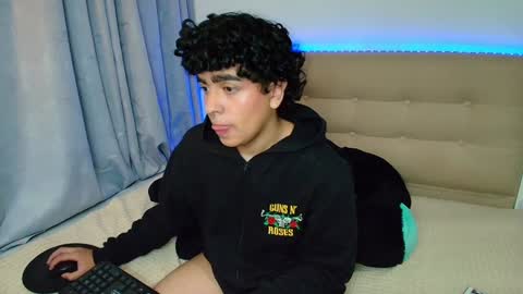Snapshot of _nickconnor1 chatting on 12.27.24 Nicolas online show from 12.27.24
