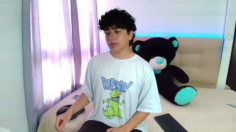 Snapshot of _nickconnor1 chatting on 01.02.25 Nicolas online show from 01.02.25