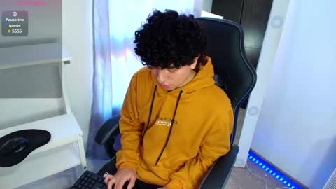 Snapshot of _nickconnor1 chatting on 01.22.25 Nicolas online show from 01.22.25