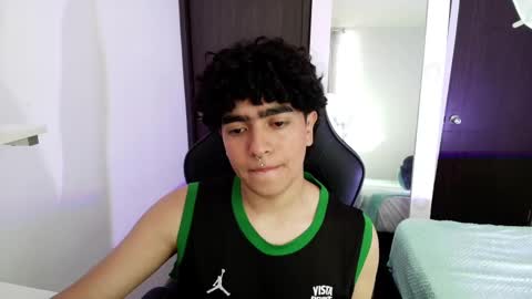 Snapshot of _nickconnor1 chatting on 02.19.25 Nicolas online show from 02.19.25