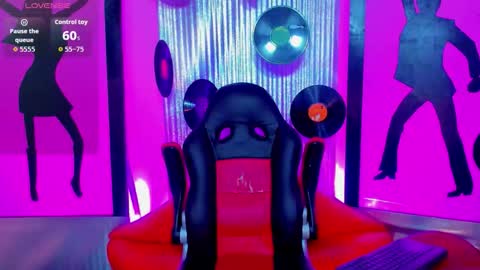 Snapshot of _nickyminach chatting on 02.25.26 Nicky Please help me with your thumbs up its importan online show from 02.25.26