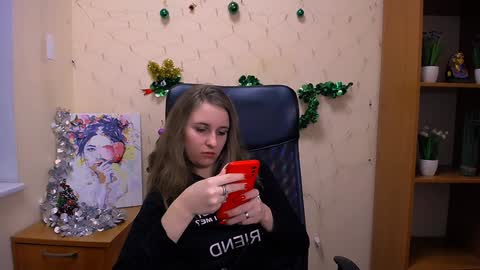 Snapshot of _nicole_new chatting on 12.17.24 Nica online show from 12.17.24