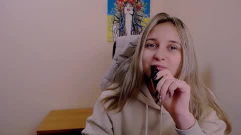 Snapshot of _nicole_new chatting on 10.19.25 Nica online show from 10.19.25