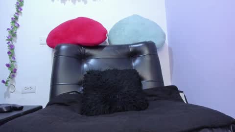 juliana online show from 02.04.25