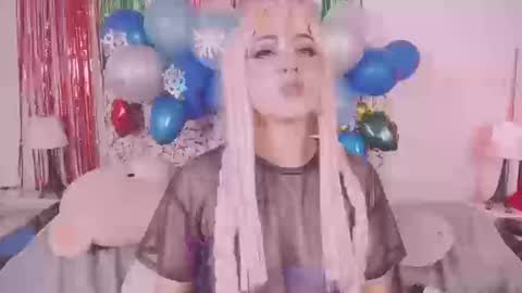 niiky online show from 12.20.24