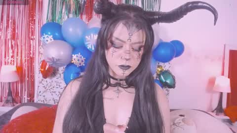 niiky online show from 12.23.24