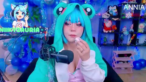 niiky online show from 12.21.25