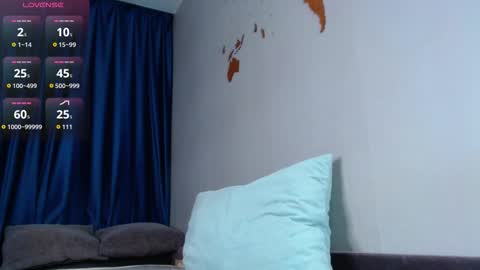 Snapshot of _oh_and_ah_ chatting on 12.20.25 Vegan girl online show from 12.20.25