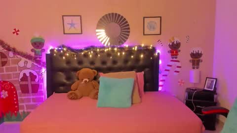 Olivia jones online show from 12.19.25