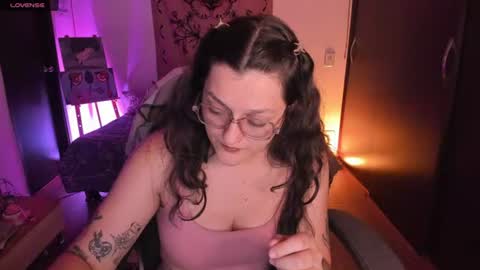 Snapshot of _peach__ chatting on 07.10.26 violeta ig online show from 07.10.26