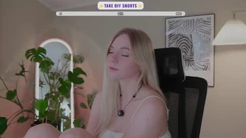 Snapshot of _penisflytrap_ chatting on 09.09.25 Viktoria online show from 09.09.25