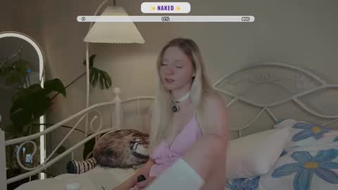 Snapshot of _penisflytrap_ chatting on 09.17.25 Viktoria online show from 09.17.25