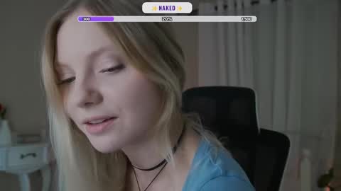 Snapshot of _penisflytrap_ chatting on 10.09.25 Viktoria online show from 10.09.25