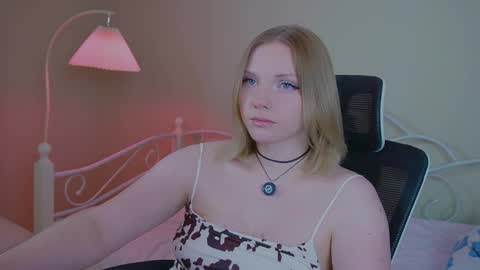 Snapshot of _penisflytrap_ chatting on 02.21.26 Viktoria online show from 02.21.26