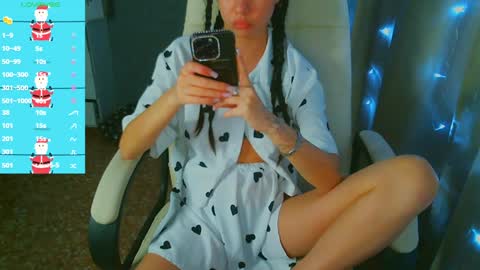 Snapshot of _pink__rabbit_ chatting on 12.30.24 Ilona online show from 12.30.24